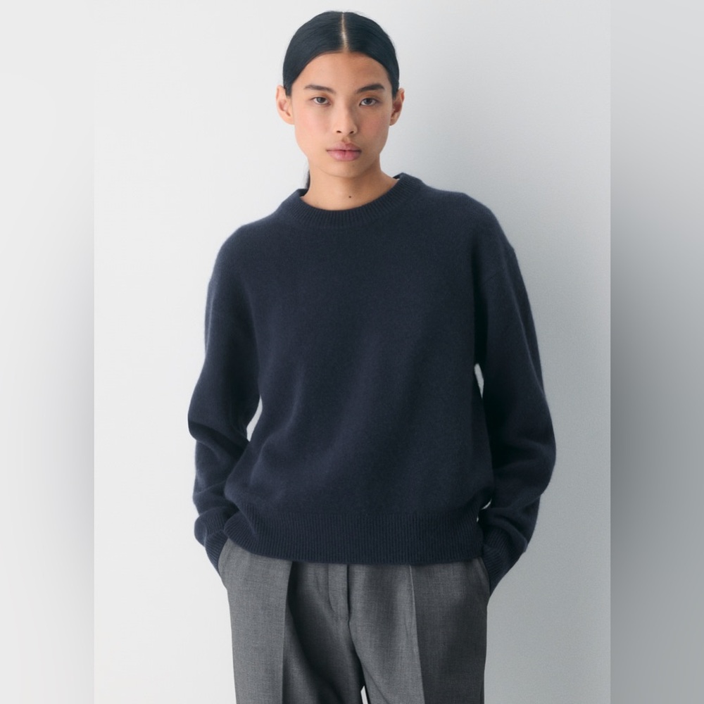 NWT - Aritzia Essential Cashmere Relic Sweater - 2XS - Dark Night Navy
